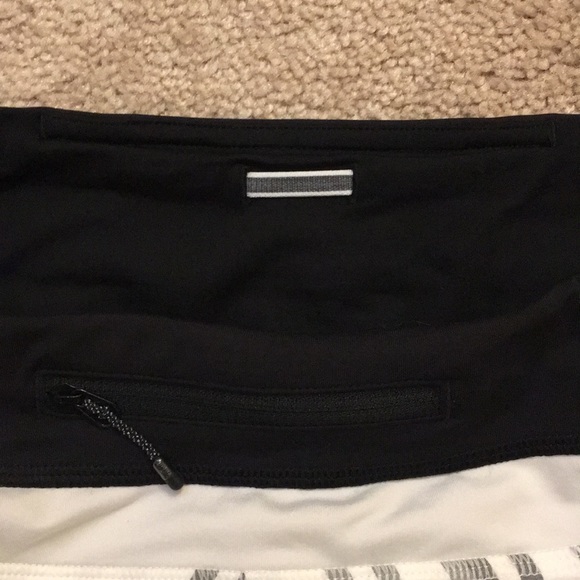 Lululemon Groovy Run Short 6 - Picture 12 of 14